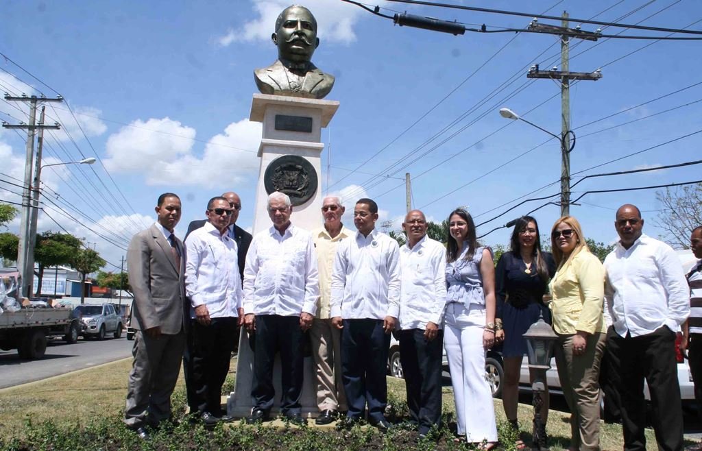 Desvelización del busto de ramón Cáceres